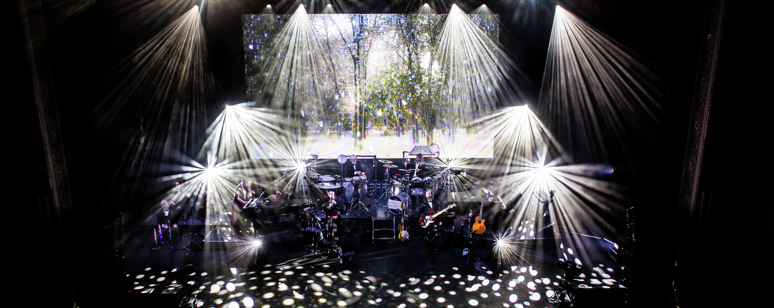 Mannheim Steamroller Christmas Tour 2022 Mannheim Steamroller Christmas by Chip Davis MagicSpace Entertainment